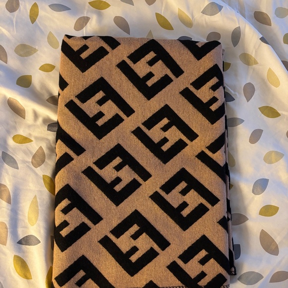 scarf - Picture 1 of 2